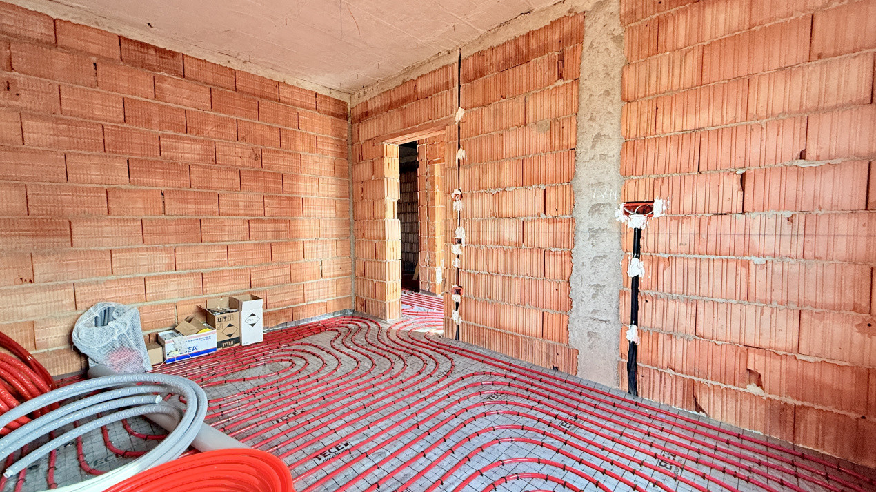 Duplex de vanzare 3 camere + pod mansardabil - Mosnita Veche 9, foxfort.ro