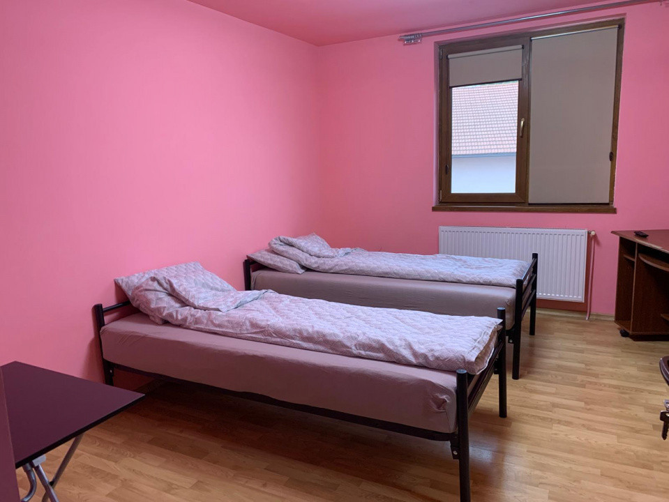 Casa individuala cu 16 camere de inchiriat, zona Sag 5, foxfort.ro