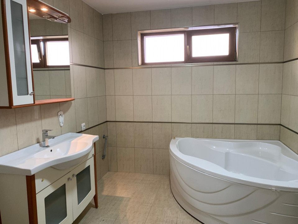 Casa individuala cu 16 camere de inchiriat, zona Sag 7, foxfort.ro