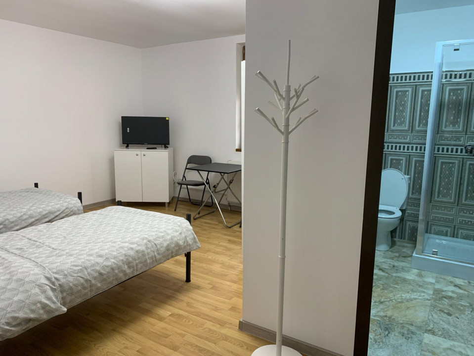 Casa individuala cu 16 camere de inchiriat, zona Sag 8, foxfort.ro