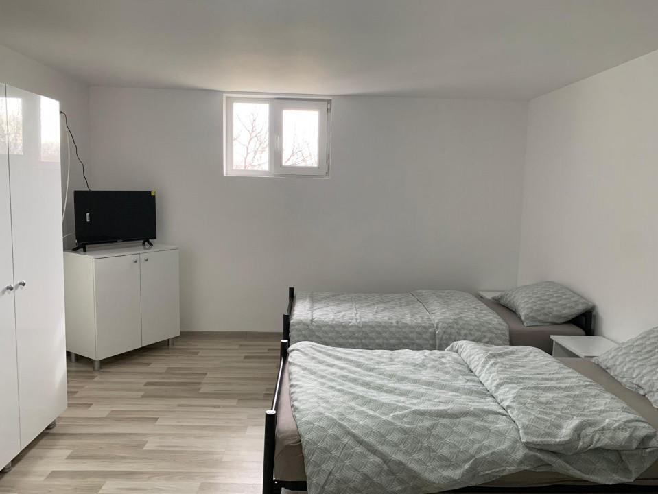 Casa individuala cu 16 camere de inchiriat, zona Sag 14, foxfort.ro