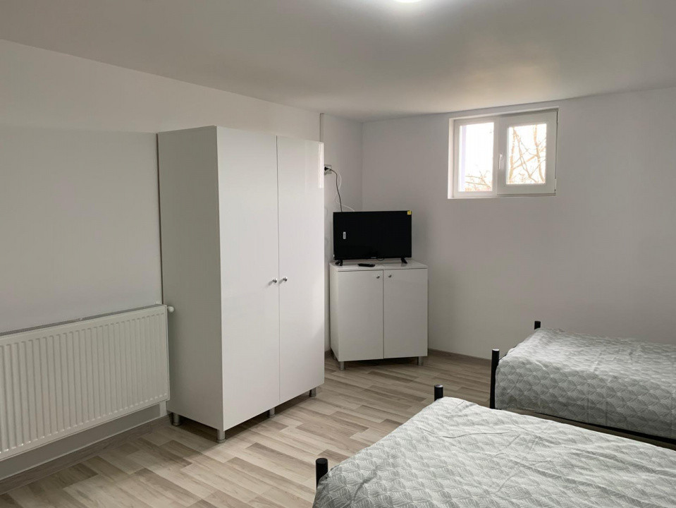 Casa individuala cu 16 camere de inchiriat, zona Sag 20, foxfort.ro