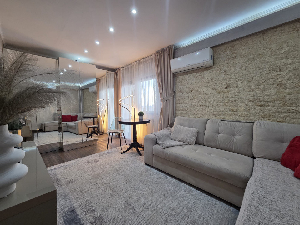 Garsoniera moderna cu balcon de vanzare 32 mp utili | Banu maracine Arad 1, foxfort.ro