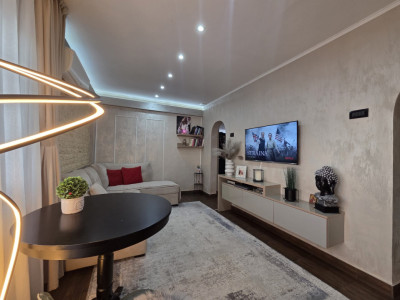 Garsoniera moderna cu balcon de vanzare 32 mp utili | Banu maracine Arad imagine mica 2, foxfort.ro