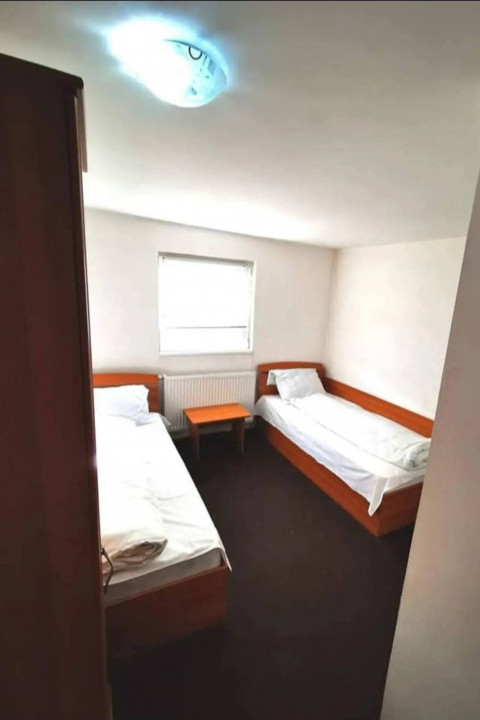 Cabana 10 camere, 4 nivele, Straja, Hunedoara, pretabil investitie 7, foxfort.ro