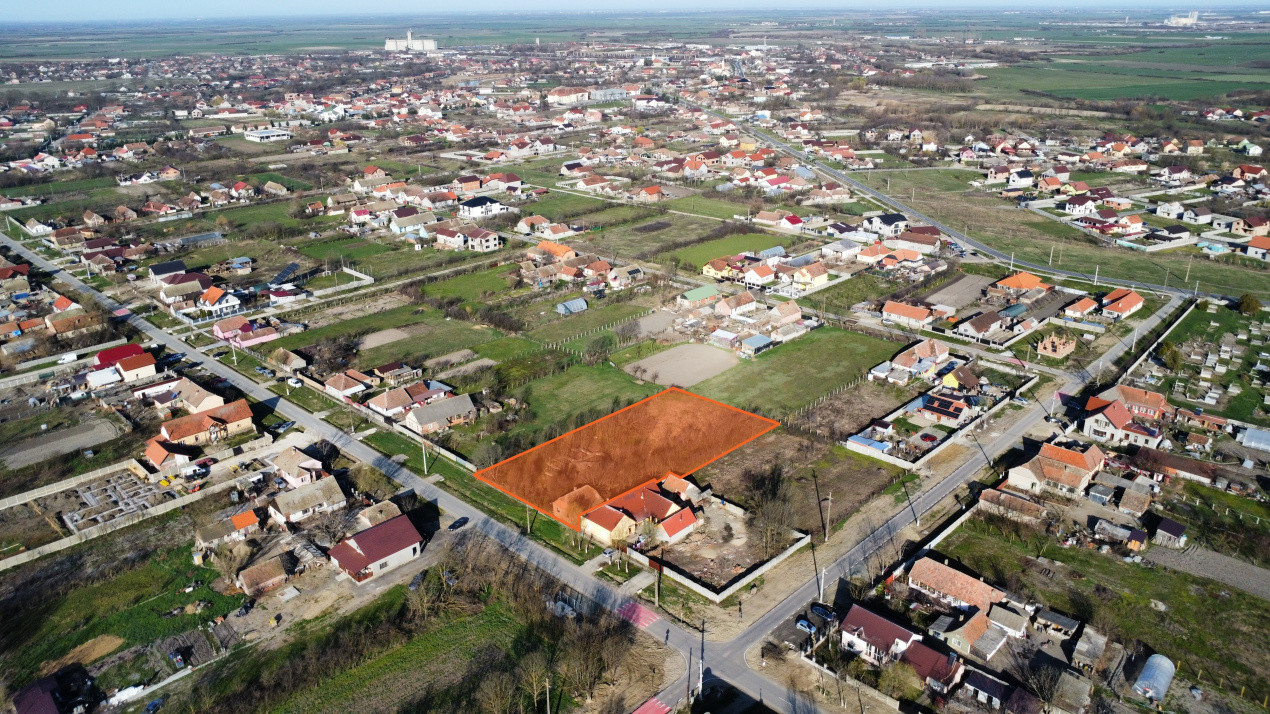 Teren intravilan 2840 mp cu fundatie - Jebel 2, foxfort.ro