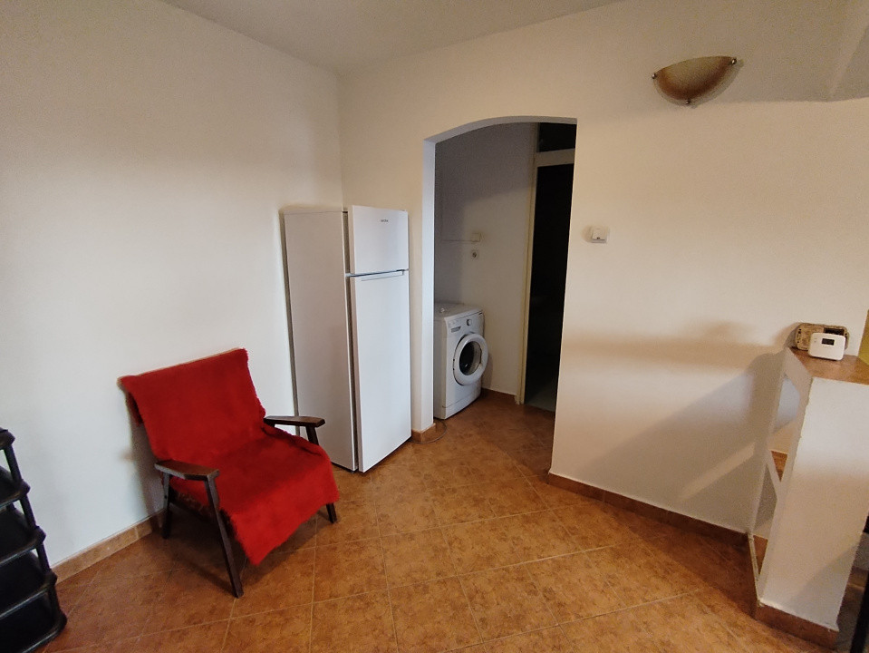 Apartament cu 2 camere de inchiriat mobilat si utilat in zona Soarelui 2, foxfort.ro