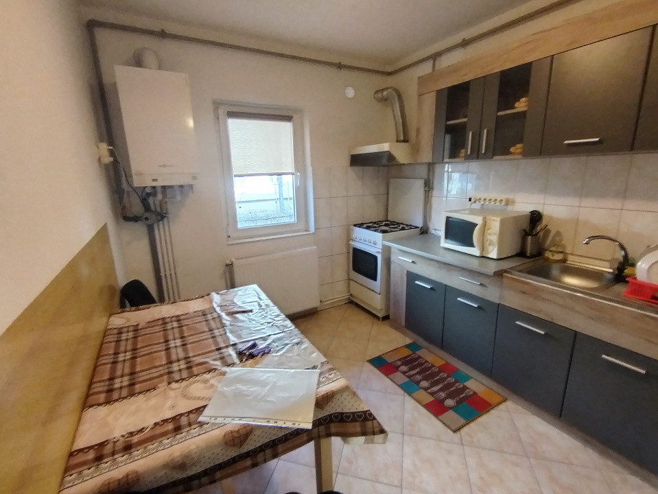 Apartament cu 2 camere de inchiriat mobilat si utilat in zona Soarelui 3, foxfort.ro