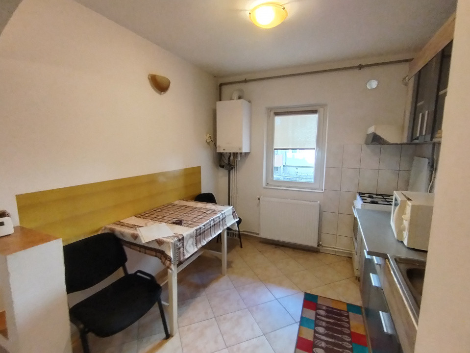 Apartament cu 2 camere de inchiriat mobilat si utilat in zona Soarelui 9, foxfort.ro