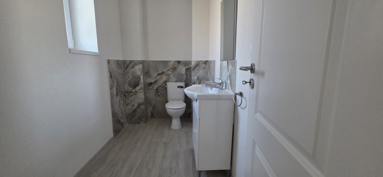 Spatiu comercial pe doua fronturi, finisat la cheie, 430 mp utili - Giroc 16, foxfort.ro