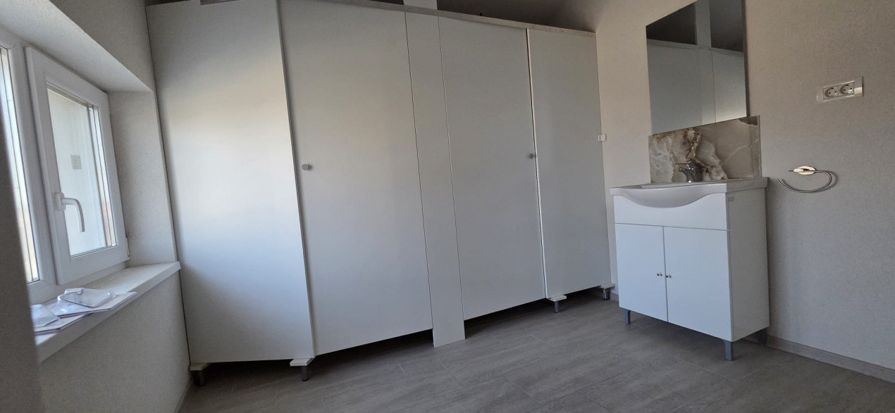 Spatiu comercial pe doua fronturi, finisat la cheie, 430 mp utili - Giroc 18, foxfort.ro