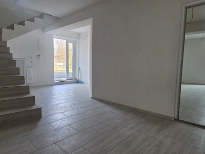 Spatiu comercial de inchiriat, finisat la cheie - Giroc imagine mica 7, foxfort.ro