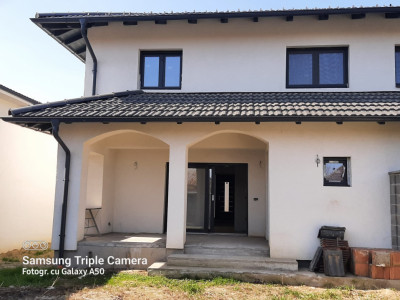 Duplex cu 4 camere de vanzare in localitatea Timisoara, zona Plopi