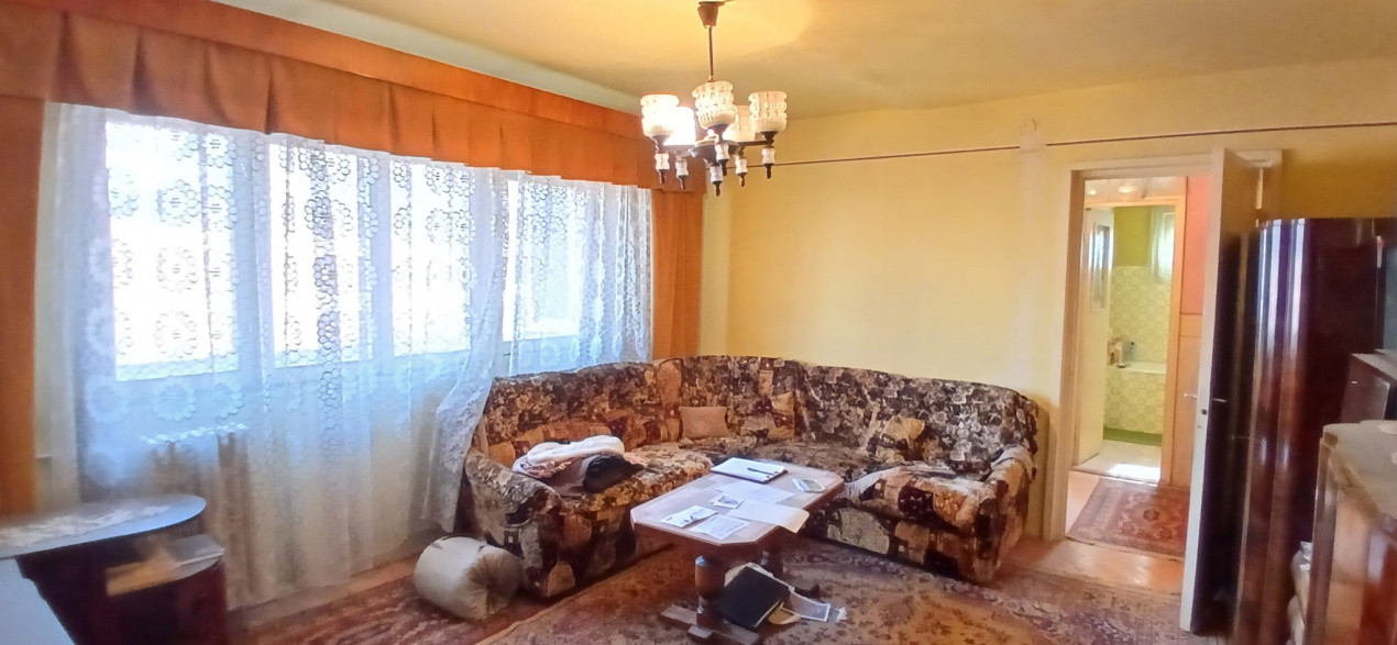 Apartament cu 3 camere, etaj intermediar, in Complexul Studentesc 1, foxfort.ro