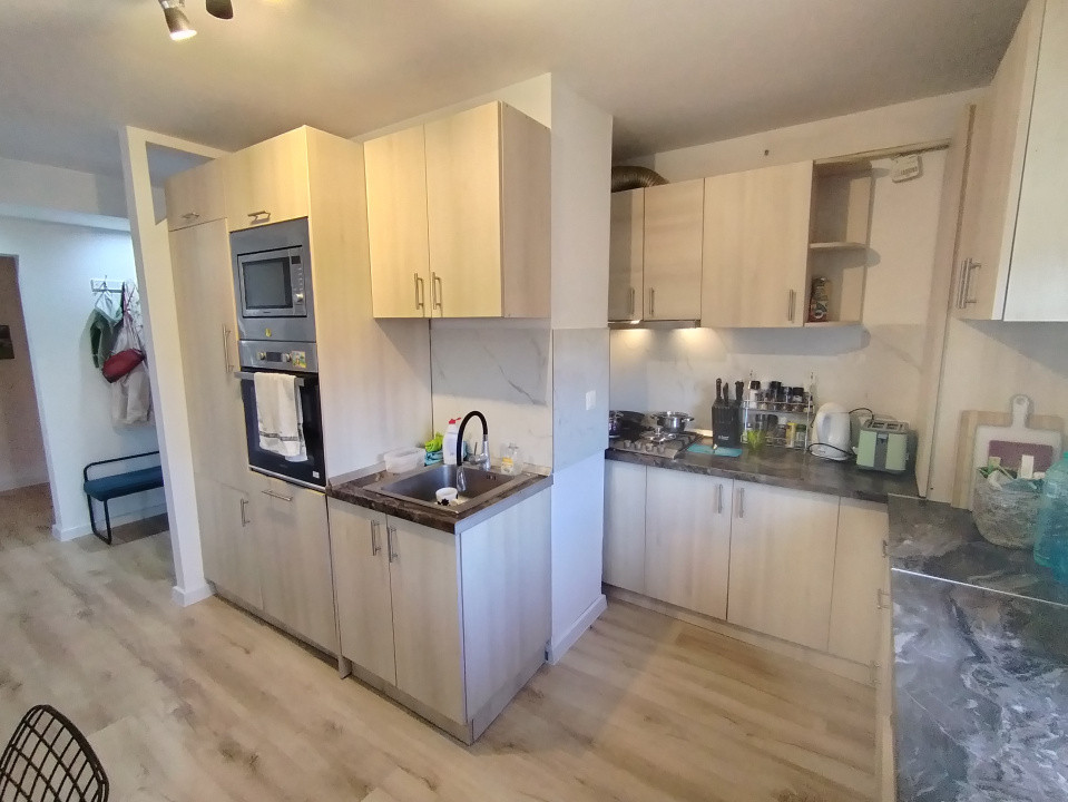 Apartament cu 4 camere de vanzare in zona Sagului 12, foxfort.ro