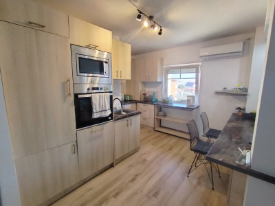 Apartament cu 4 camere de vanzare in zona Sagului imagine mica 3, foxfort.ro