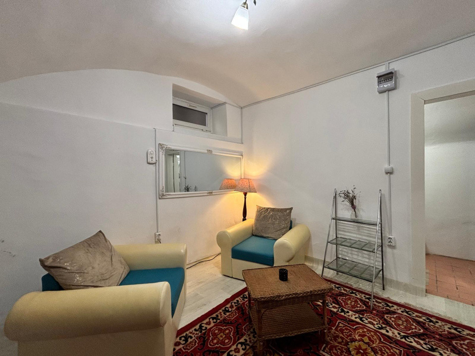 Apartament cu o camera de vanzare in Arad, zona Ultracentral 12, foxfort.ro