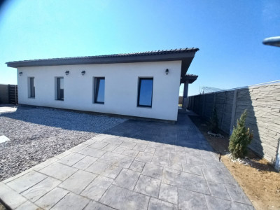 Duplex cu 3 camere de vanzare in Remetea Mare