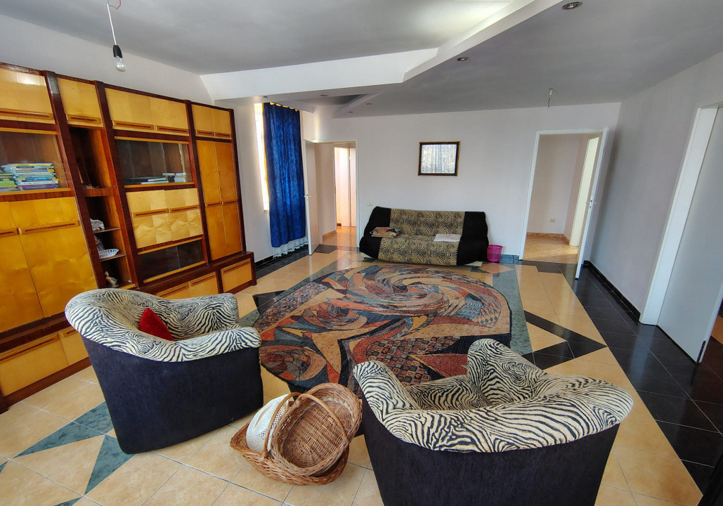 Casa individuala 6 camere, 269 mp utili, teren 655 mp, zona Girocului 2, foxfort.ro