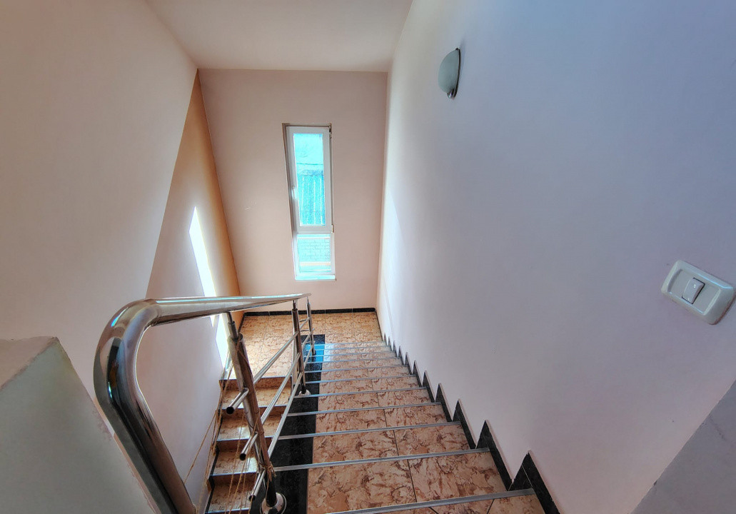 Casa individuala 6 camere, 269 mp utili, teren 655 mp, zona Girocului 12, foxfort.ro