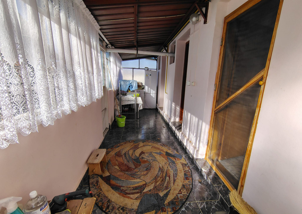 Casa individuala 6 camere, 269 mp utili, teren 655 mp, zona Girocului 15, foxfort.ro