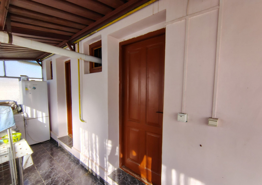 Casa individuala 6 camere, 269 mp utili, teren 655 mp, zona Girocului 16, foxfort.ro