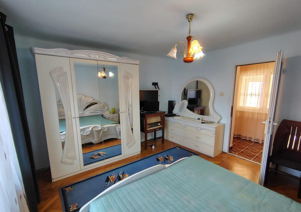 Casa individuala 6 camere, 269 mp utili, teren 655 mp, zona Girocului 18, foxfort.ro