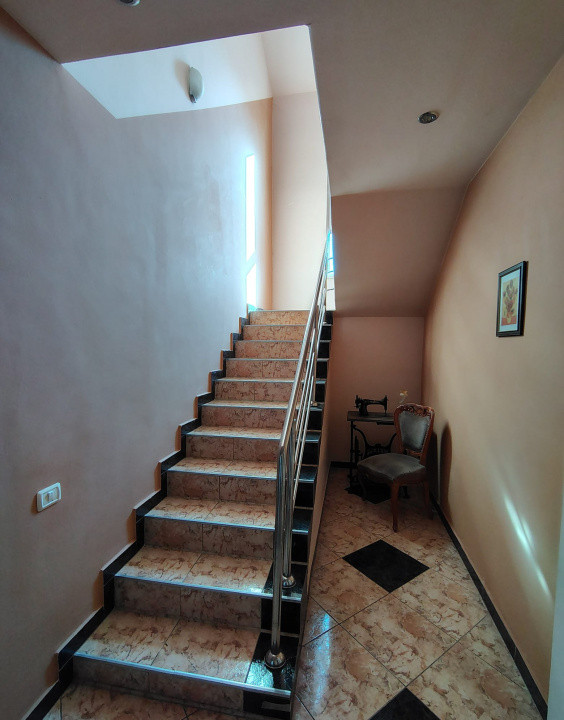 Casa individuala 6 camere, 269 mp utili, teren 655 mp, zona Girocului 20, foxfort.ro