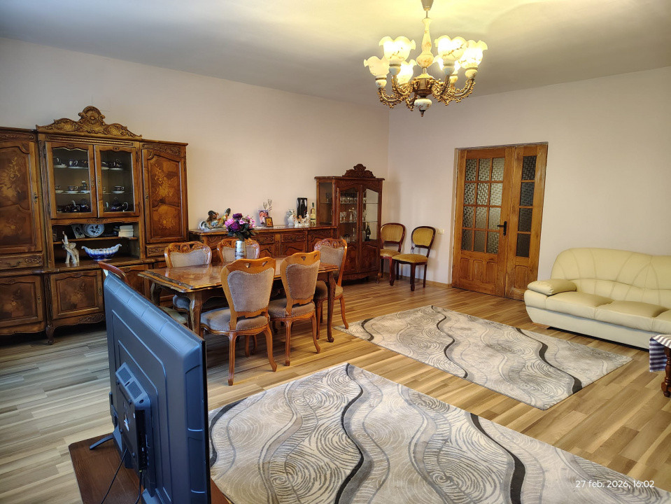 Casa individuala 6 camere, 269 mp utili, teren 655 mp, zona Girocului 25, foxfort.ro