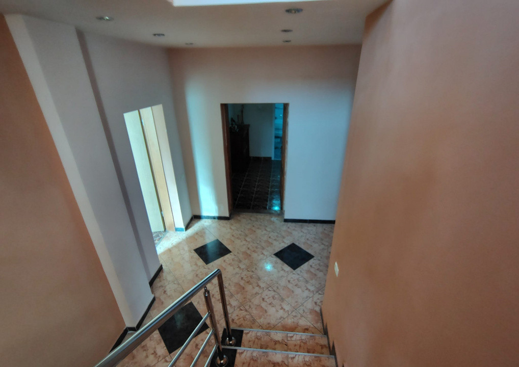 Casa individuala 6 camere, 269 mp utili, teren 655 mp, zona Girocului 31, foxfort.ro