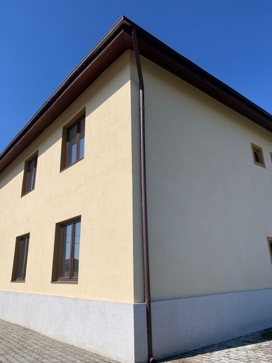 Duplex apartamentat – 2 apartamente cu 3 camere fiecare – Mosnita Veche 12, foxfort.ro
