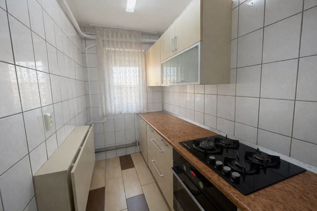 Apartament 4 camere, etaj 4, semidecomandat - Vlaicu, Arad 11, foxfort.ro