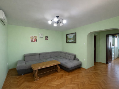 Apartament 4 camere, etaj 4, semidecomandat - Vlaicu, Arad