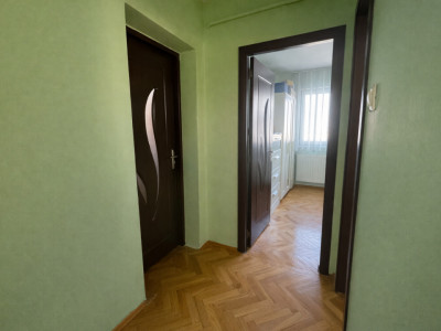 Apartament 4 camere, etaj 4, semidecomandat - Vlaicu, Arad imagine mica 6, foxfort.ro