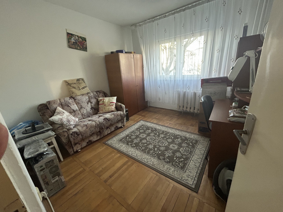 Apartament cu 3 camere de vanzare - Girocului 1, foxfort.ro