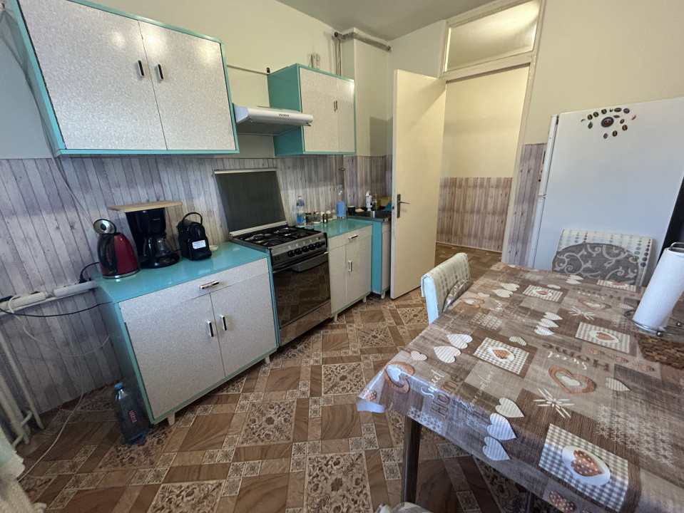 Apartament cu 3 camere de vanzare - Girocului 4, foxfort.ro