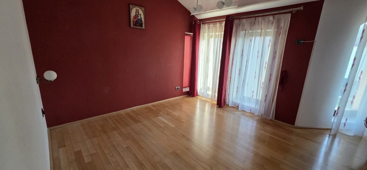 Casa individuala spatioasa, teren 614 mp - aproape de Lidl 14, foxfort.ro