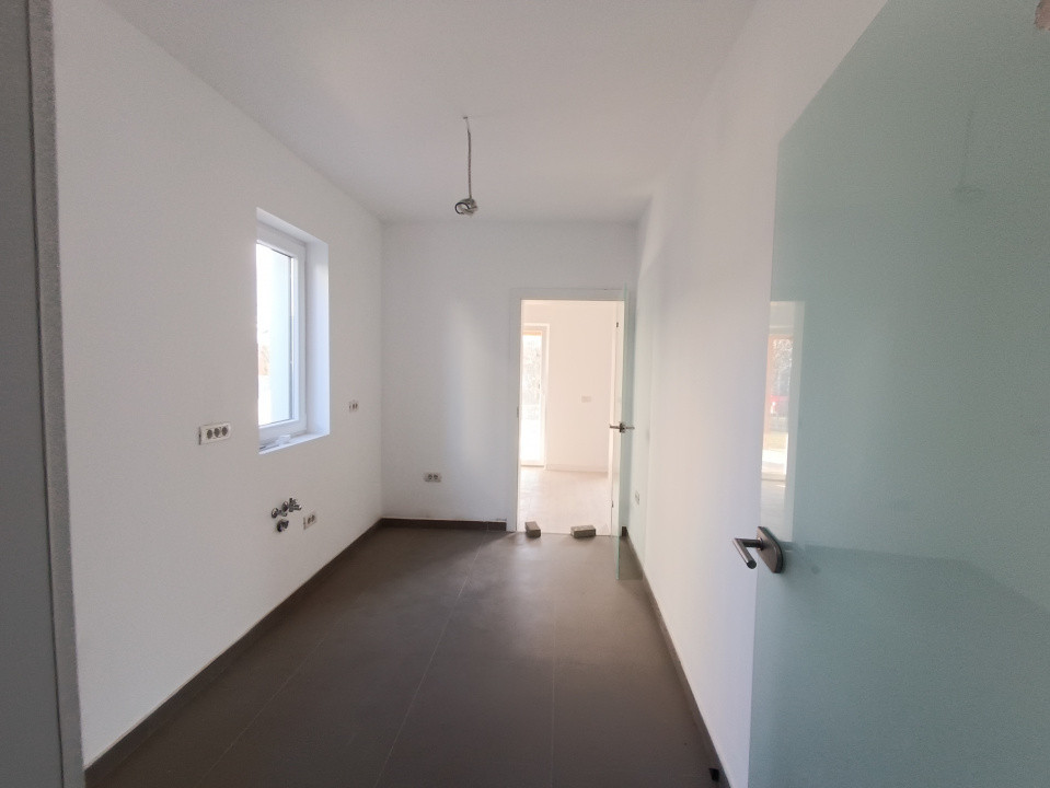 Duplex 4 camere si teren de 250 mp Chisoda 13, foxfort.ro