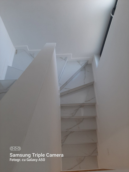 Casa individuala cu 4 camere de vanzare in localitatea Giroc 7, foxfort.ro