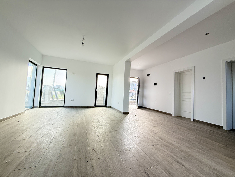 Casa individuala cu 4 camere, situata la drum asfaltat in Sacalaz 4, foxfort.ro