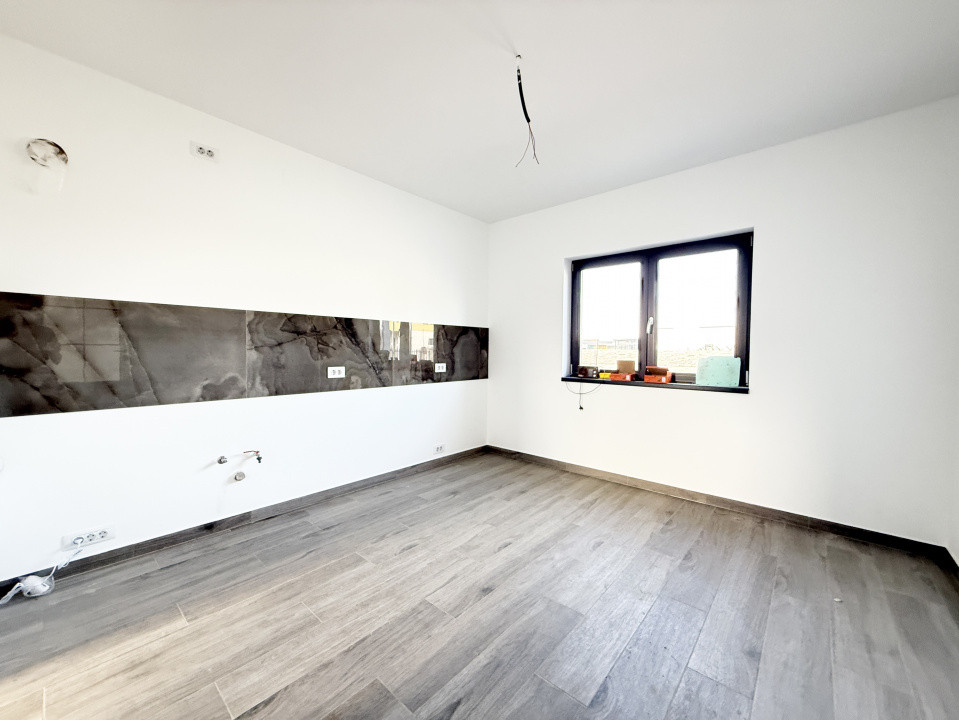 Casa individuala cu 4 camere, situata la drum asfaltat in Sacalaz 15, foxfort.ro