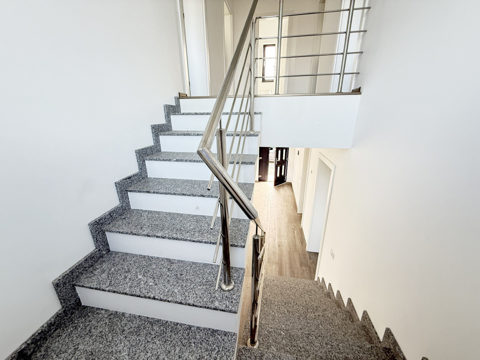 Casa individuala cu 4 camere, situata la drum asfaltat in Sacalaz 17, foxfort.ro