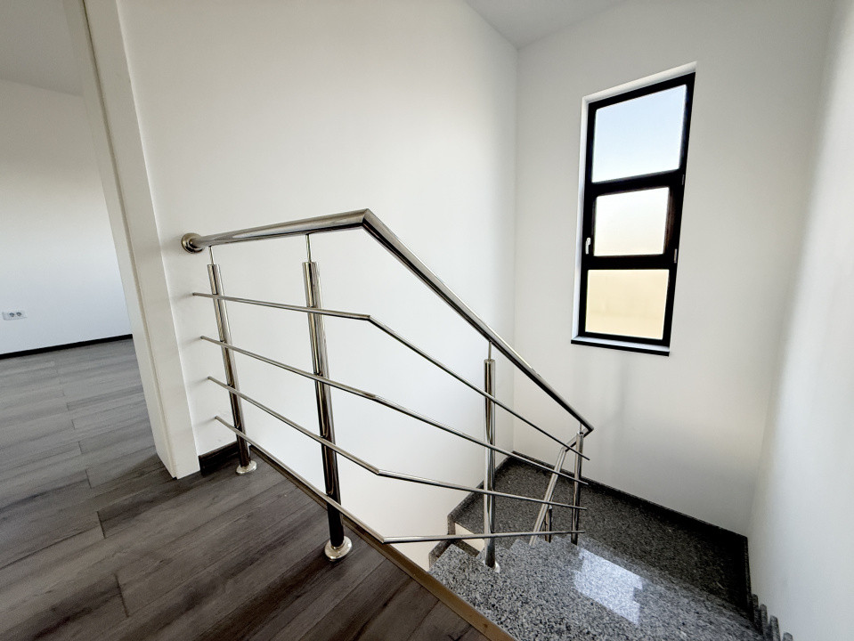 Casa individuala cu 4 camere, situata la drum asfaltat in Sacalaz 18, foxfort.ro