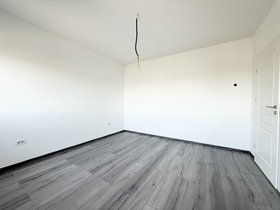 Casa individuala cu 4 camere, situata la drum asfaltat in Sacalaz 25, foxfort.ro