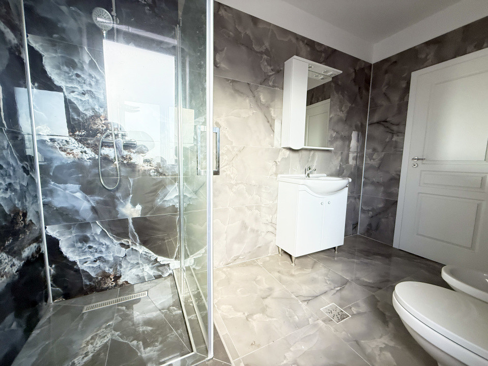 Casa individuala cu 4 camere, situata la drum asfaltat in Sacalaz 31, foxfort.ro