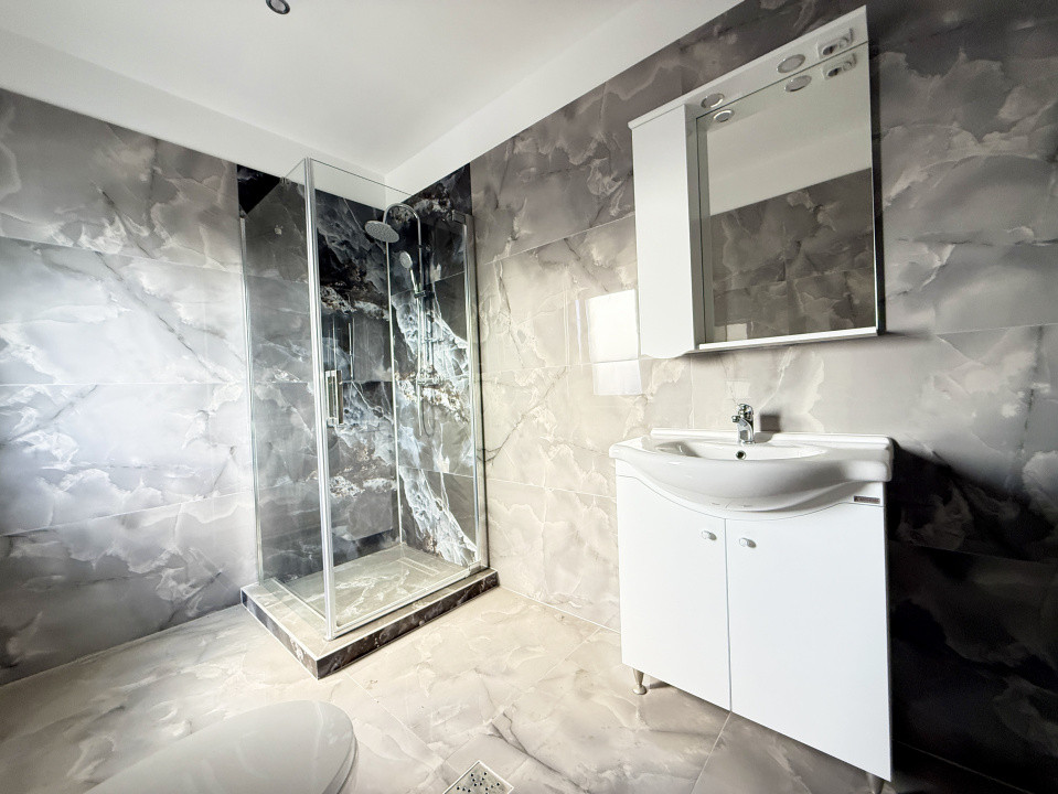 Casa individuala cu 4 camere, situata la drum asfaltat in Sacalaz 32, foxfort.ro