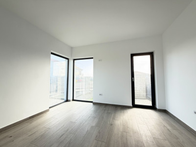 Casa individuala cu 4 camere, situata la drum asfaltat in Sacalaz imagine mica 3, foxfort.ro