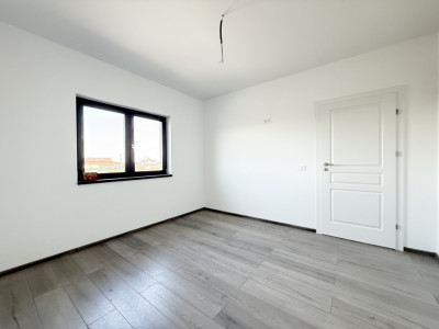 Casa individuala cu 4 camere, situata la drum asfaltat in Sacalaz imagine mica 21, foxfort.ro