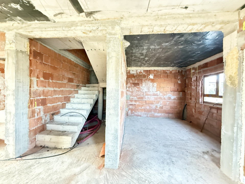 Duplex cu 5 camere de vanzare in localitatea Sacalaz, zona Centrala 4, foxfort.ro