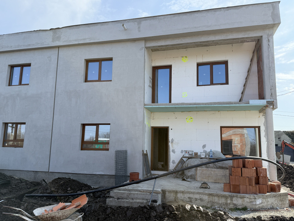 Duplex cu 5 camere de vanzare in localitatea Sacalaz, zona Centrala 32, foxfort.ro